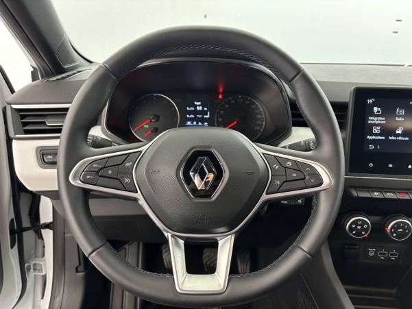 Vente en ligne Renault Clio 5 Clio TCe 90 - 21N au prix de 15 490 €