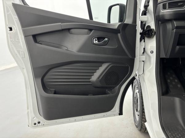 Vente en ligne Renault Trafic 3 Fourgon TRAFIC FGN L2H1 3000 KG BLUE DCI 130 au prix de 26 990 €
