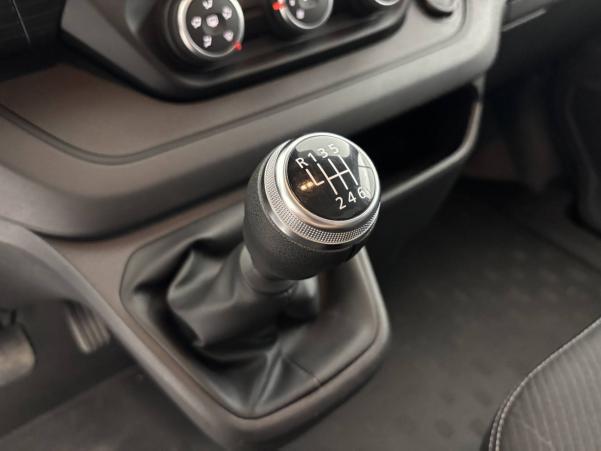 Vente en ligne Renault Trafic 3 Fourgon TRAFIC FGN L2H1 3000 KG BLUE DCI 130 au prix de 26 990 €