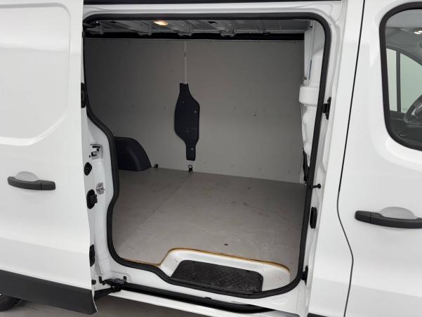 Vente en ligne Renault Trafic 3 Fourgon TRAFIC FGN L2H1 3000 KG BLUE DCI 130 au prix de 26 990 €