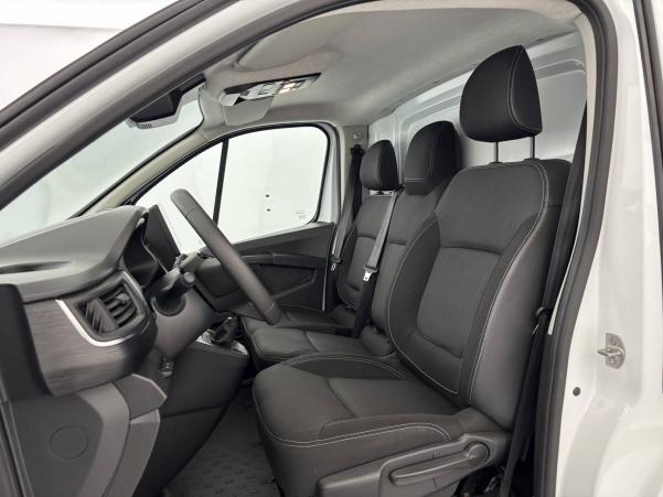 Vente en ligne Renault Trafic 3 Fourgon TRAFIC FGN L2H1 3000 KG BLUE DCI 130 au prix de 26 990 €