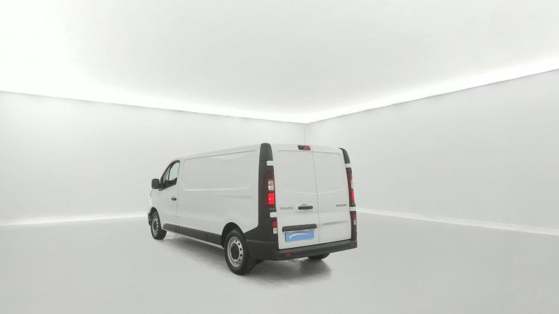 Vente en ligne Renault Trafic 3 Fourgon TRAFIC FGN L2H1 3000 KG BLUE DCI 130 au prix de 26 990 €