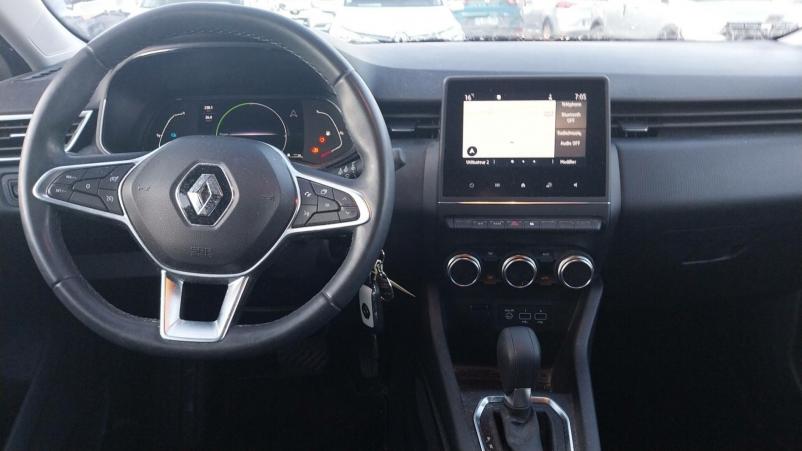 Vente en ligne Renault Clio 5 Clio E-Tech 140 - 21N au prix de 16 990 €