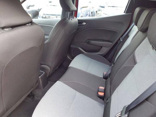 Vente en ligne Renault Clio 5 Clio dCi 100 au prix de 19 170 €