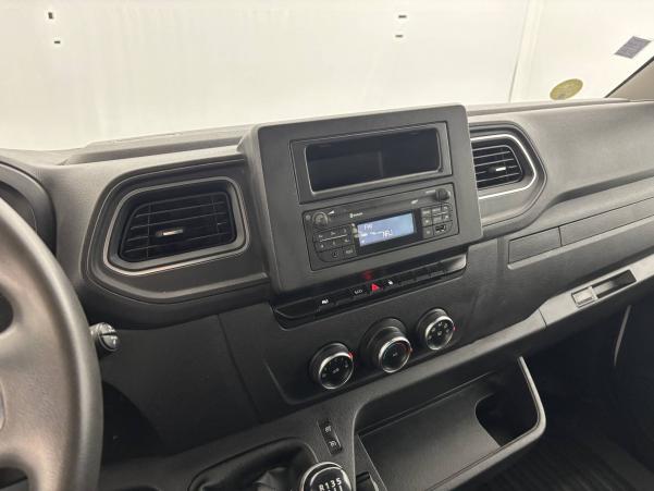 Vente en ligne Renault Master 3 Châssis Cabine MASTER BENNE CC PROP RJ3500 PAF AR COURT L2 DCI 130 au prix de 27 490 €