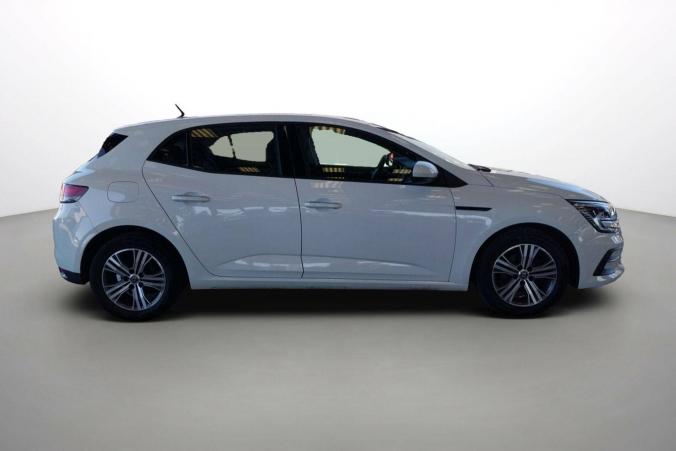 Vente en ligne Renault Megane 4  Blue dCi 115 au prix de 17 850 €