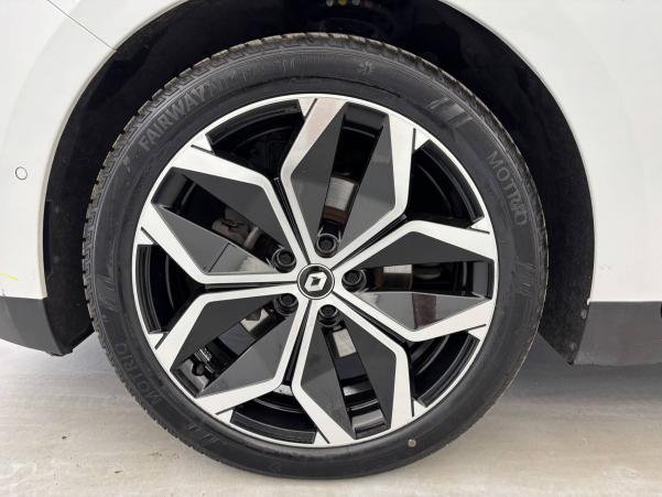 Vente en ligne Renault Grand Scenic 4 Grand Scenic TCe 140 EDC au prix de 24 870 €