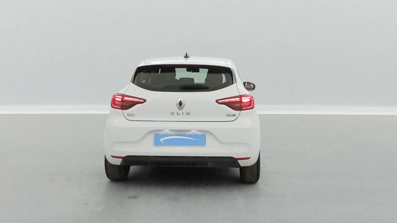 Vente en ligne Renault Clio 5 Clio E-Tech 140 - 21N au prix de 16 490 €