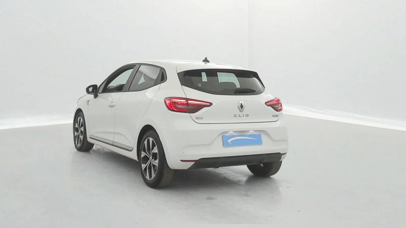 Vente en ligne Renault Clio 5 Clio E-Tech 140 - 21N au prix de 16 490 €