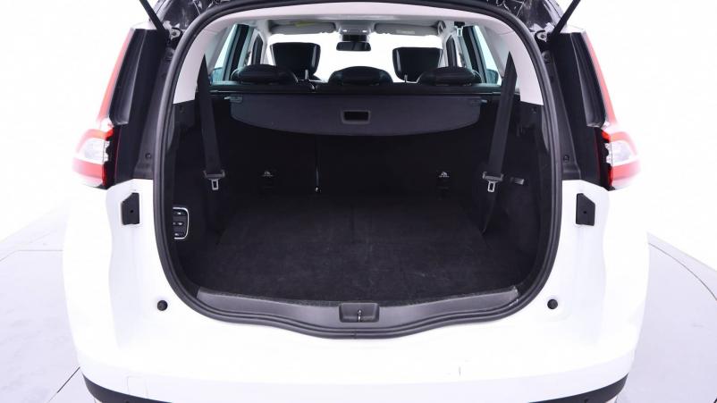 Vente en ligne Renault Grand Scenic 4 Grand Scenic TCe 140 EDC au prix de 24 870 €