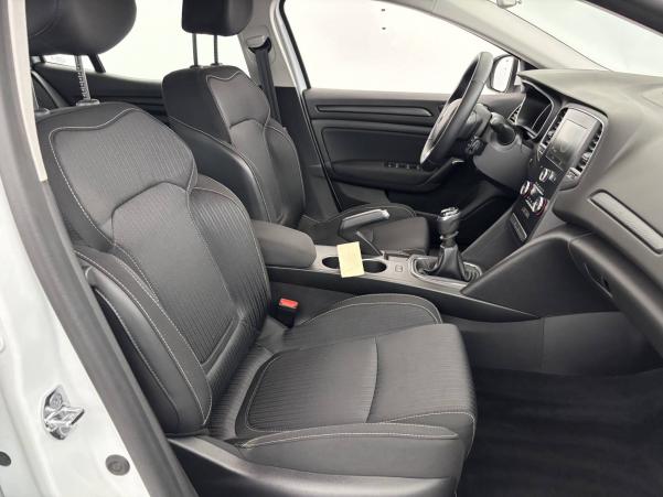 Vente en ligne Renault Megane 4 Mégane IV Berline Blue dCi 95 au prix de 16 490 €