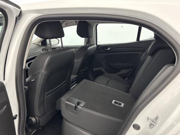 Vente en ligne Renault Megane 4 Mégane IV Berline Blue dCi 95 au prix de 16 490 €