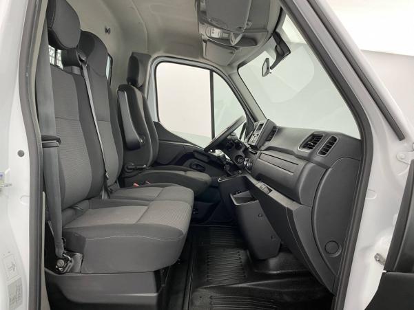 Vente en ligne Renault Master 3 Châssis Cabine MASTER CC PROP RJ3500 PAF AR COURT L2 DCI 130 au prix de 29 990 €