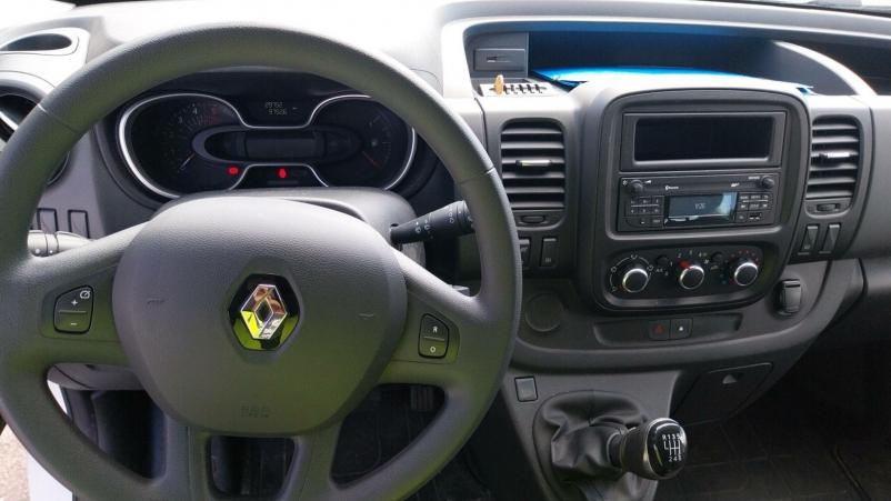 Vente en ligne Renault Trafic  L1 2.0dCi 145 Energy S&S 9 PLACES  au prix de 25 270 €