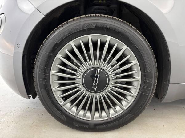 Vente en ligne Fiat 500 électrique 500 e 118 ch au prix de 13 870 €