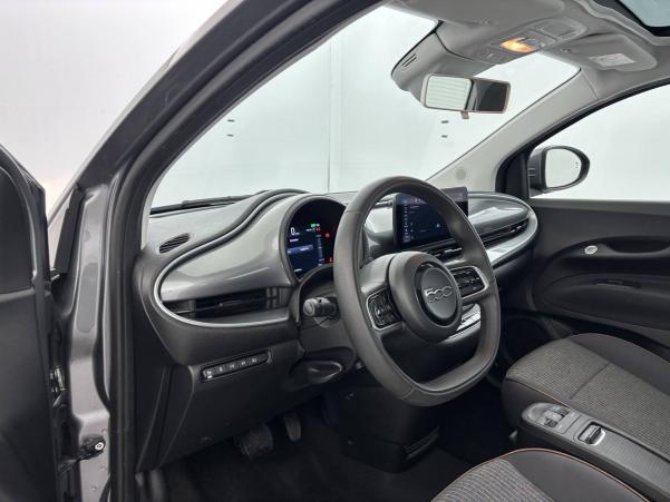 Vente en ligne Fiat 500 électrique 500 e 118 ch au prix de 13 870 €