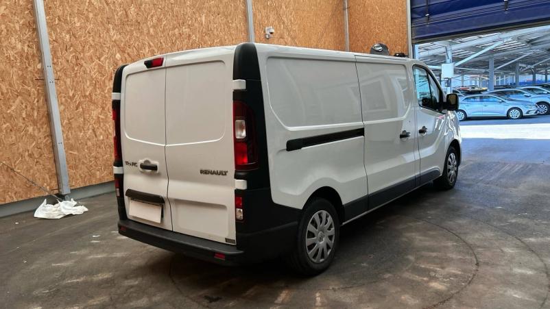 Vente en ligne Renault Trafic 3 Fourgon TRAFIC FGN L2H1 1300 KG DCI 120 au prix de 21 290 €