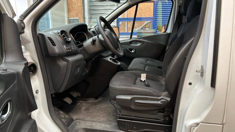 Vente en ligne Renault Trafic 3 Fourgon TRAFIC FGN L2H1 1300 KG DCI 120 au prix de 21 290 €