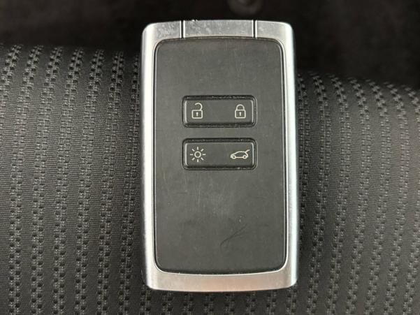 Vente en ligne Renault Megane 4 Mégane IV Berline Blue dCi 115 au prix de 16 990 €