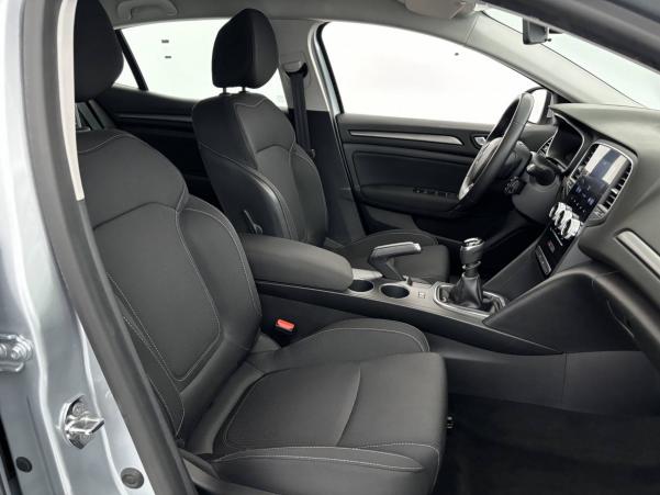 Vente en ligne Renault Megane 4 Mégane IV Berline Blue dCi 115 au prix de 16 990 €