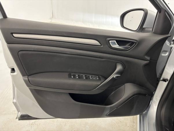 Vente en ligne Renault Megane 4 Mégane IV Berline Blue dCi 115 au prix de 16 990 €