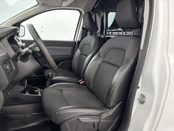 Vente en ligne Renault Express Van  BLUE DCI 95 au prix de 13 990 €
