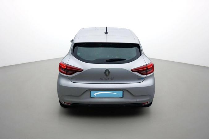 Vente en ligne Renault Clio 5 Clio E-Tech 140 - 21N au prix de 16 870 €