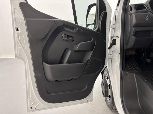 Vente en ligne Renault Master Benne MASTER BS PROP RJ3500 L3 COFFRE BLUE DCI 130 EURO VI au prix de 33 990 €