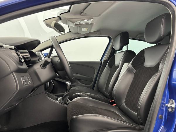 Vente en ligne Renault Clio 4 Clio TCe 90 E6C au prix de 11 470 €