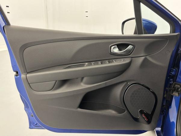 Vente en ligne Renault Clio 4 Clio TCe 90 E6C au prix de 11 470 €