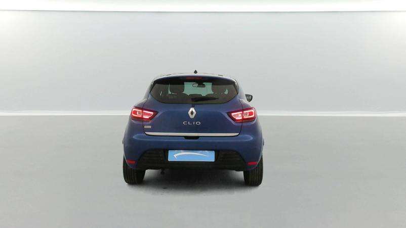 Vente en ligne Renault Clio 4 Clio TCe 90 E6C au prix de 11 470 €