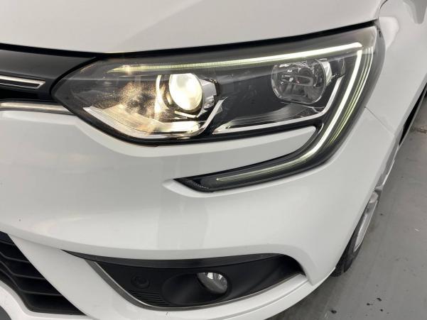 Vente en ligne Renault Megane 4 Estate Mégane IV SOCIETE 2 PLACES Estate dCi 115 au prix de 11 990 €