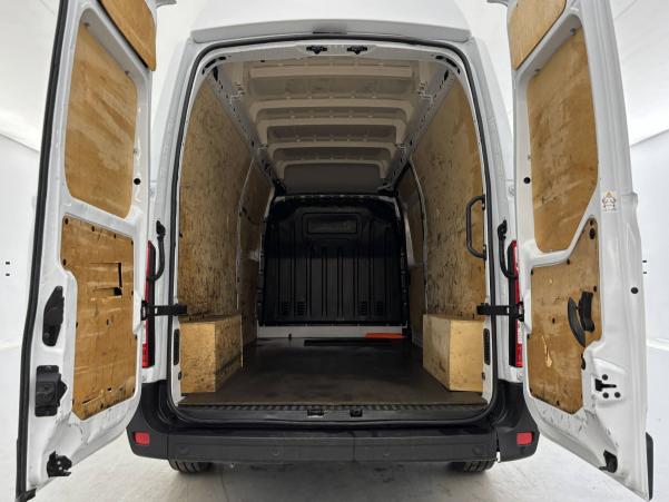 Vente en ligne Renault Master 3 Fourgon MASTER FGN TRAC F3500 L3H3 BLUE DCI 150 au prix de 27 990 €