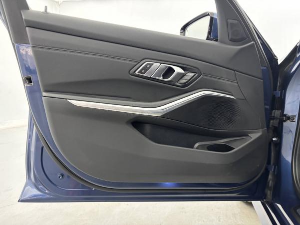 Vente en ligne Bmw Série 3 320i 184 ch BVA8 au prix de 28 990 €