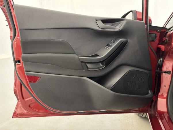 Vente en ligne Ford Fiesta  1.0 EcoBoost Flexifuel 95 ch S&S BVM6 au prix de 13 470 €