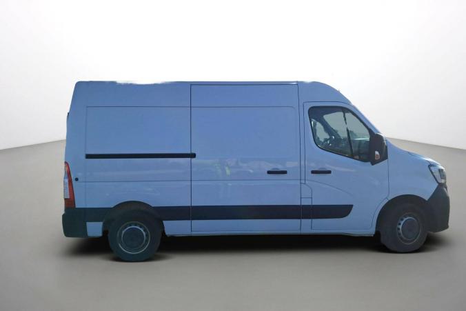 Vente en ligne Renault Master 3 Fourgon MASTER FGN TRAC F3300 L2H2 BLUE DCI 135 au prix de 24 490 €