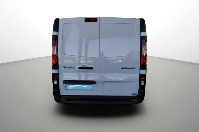 Vente en ligne Renault Trafic 3 Fourgon TRAFIC FGN L2H1 1300 KG DCI 120 au prix de 21 290 €
