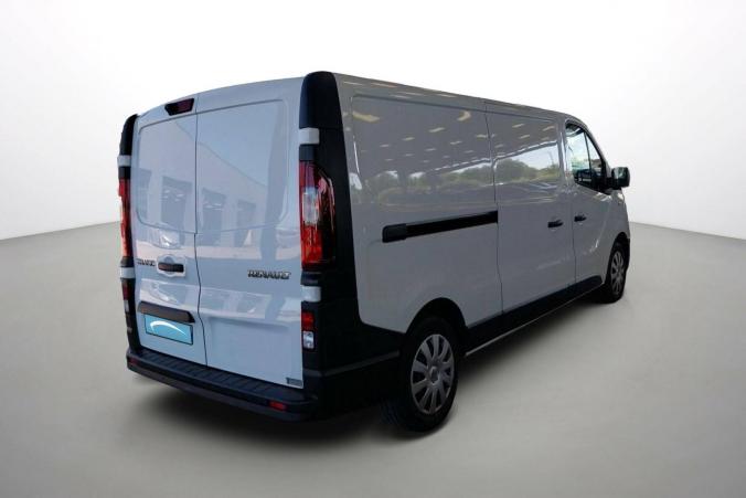 Vente en ligne Renault Trafic 3 Fourgon TRAFIC FGN L2H1 1300 KG DCI 120 au prix de 21 290 €