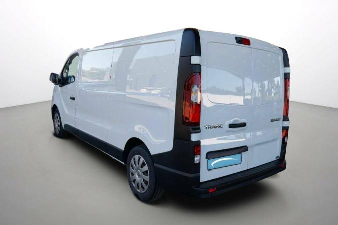 Vente en ligne Renault Trafic 3 Fourgon TRAFIC FGN L2H1 1300 KG DCI 120 au prix de 21 290 €