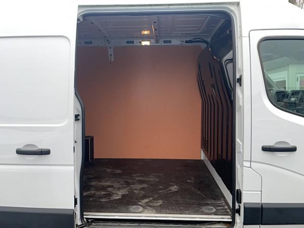 Vente en ligne Renault Master Fourgon MASTER FGN TRAC F3300 L2H2 BLUE DCI 135 au prix de 22 470 €