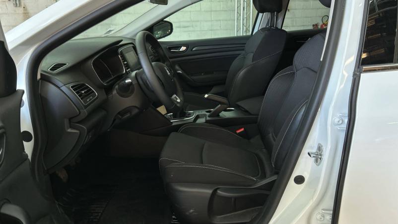 Vente en ligne Renault Megane 4 Mégane IV Berline Blue dCi 95 au prix de 16 490 €