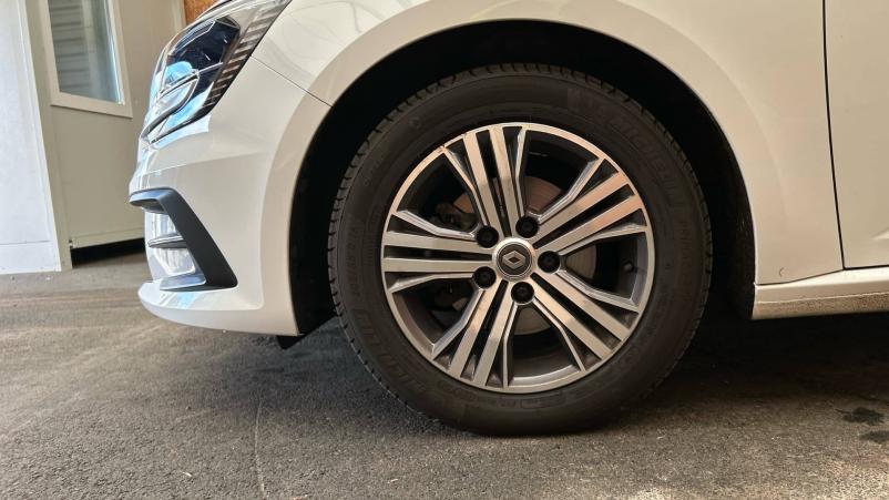 Vente en ligne Renault Megane 4  Blue dCi 115 au prix de 17 850 €