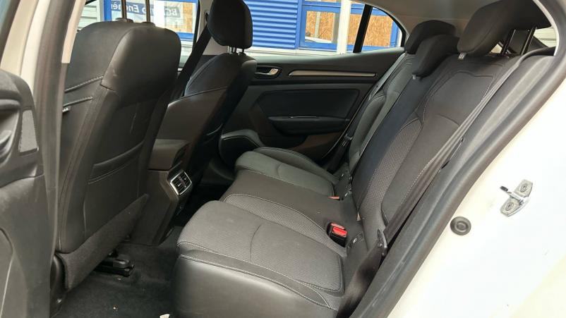 Vente en ligne Renault Megane 4  Blue dCi 115 au prix de 17 850 €
