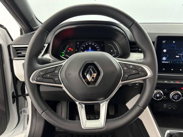 Vente en ligne Renault Clio 5 Clio E-Tech 140 - 21N au prix de 16 870 €