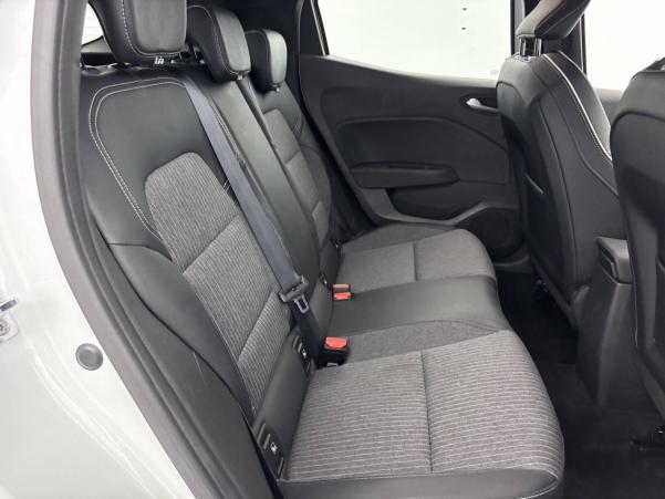 Vente en ligne Renault Clio 5 Clio E-Tech 140 - 21N au prix de 16 870 €