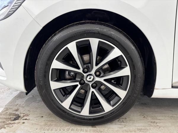 Vente en ligne Renault Clio 5 Clio E-Tech 140 - 21N au prix de 16 870 €