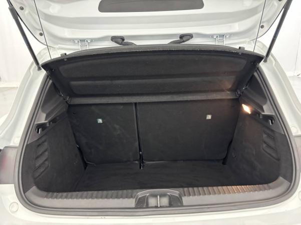 Vente en ligne Renault Clio 5 Clio E-Tech 140 - 21N au prix de 16 870 €