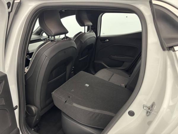 Vente en ligne Renault Clio 5 Clio E-Tech 140 - 21N au prix de 16 870 €