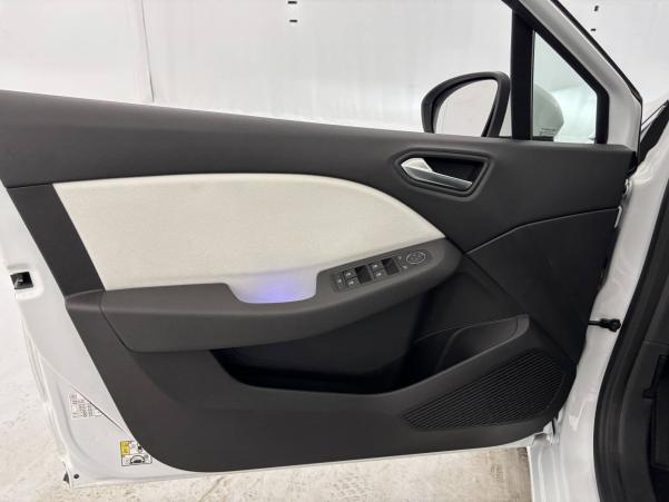Vente en ligne Renault Clio 5 Clio E-Tech 140 - 21N au prix de 16 870 €