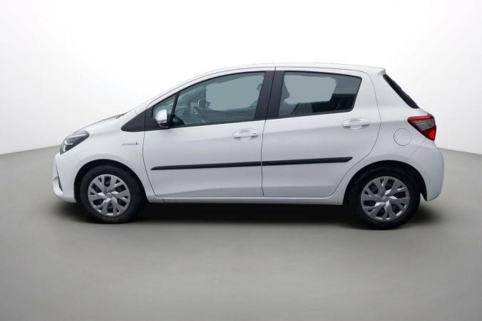 Vente en ligne Toyota Yaris Yaris Hybride Pro 100h au prix de 12 990 €